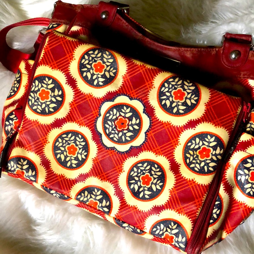 Petunia Pickle Bottom